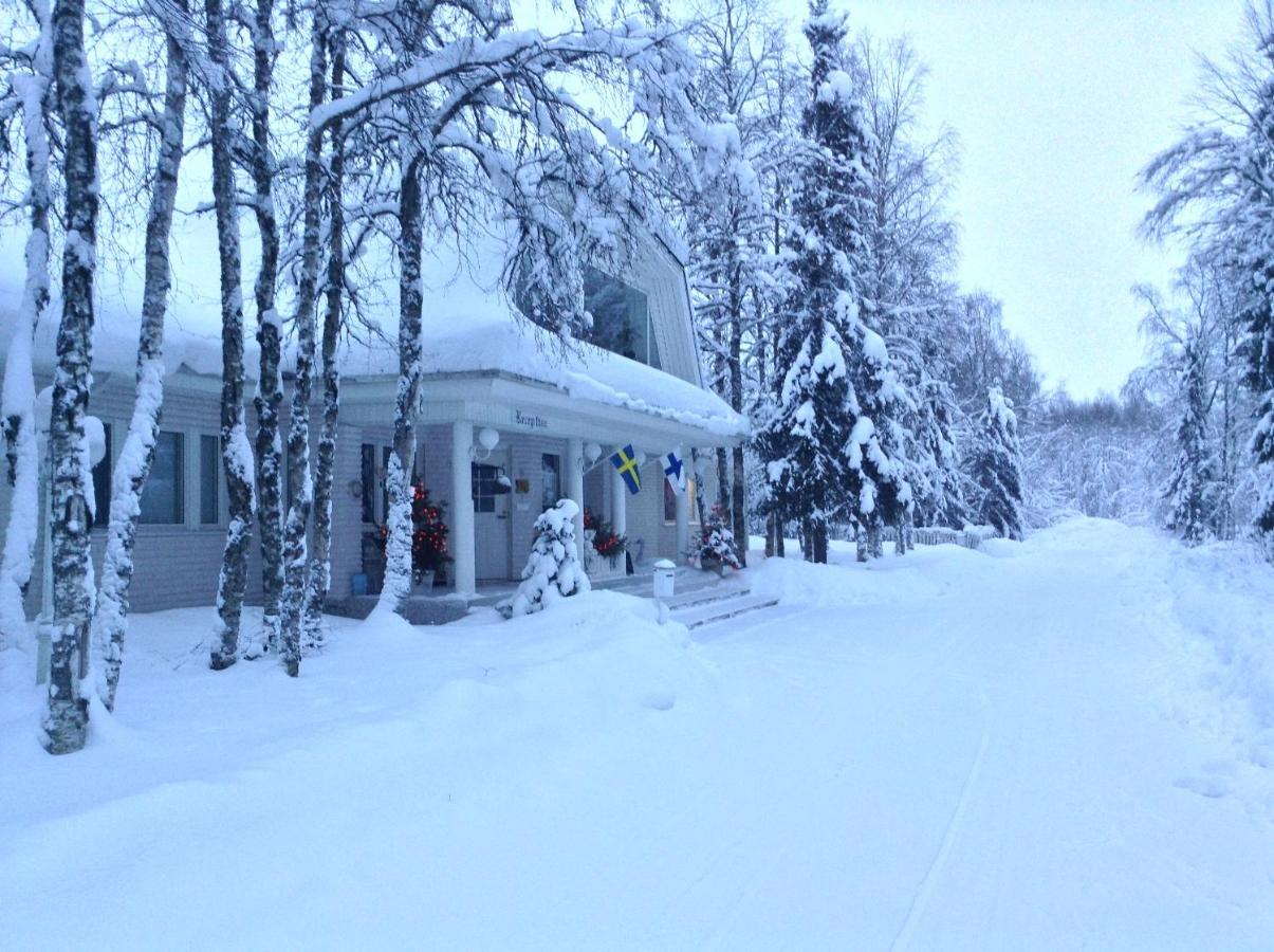Hotelli Kultainen Joutsen Kuusamo Ngoại thất bức ảnh