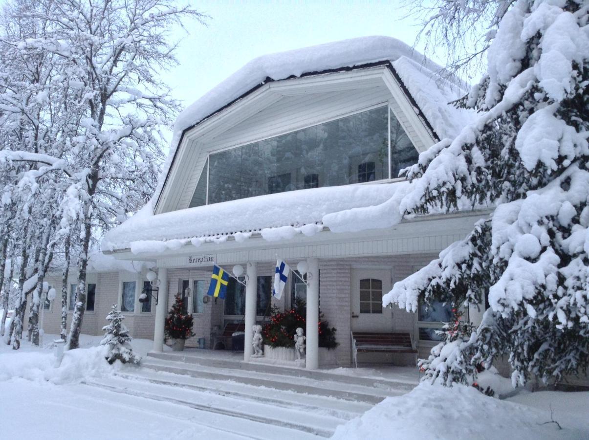 Hotelli Kultainen Joutsen Kuusamo Ngoại thất bức ảnh